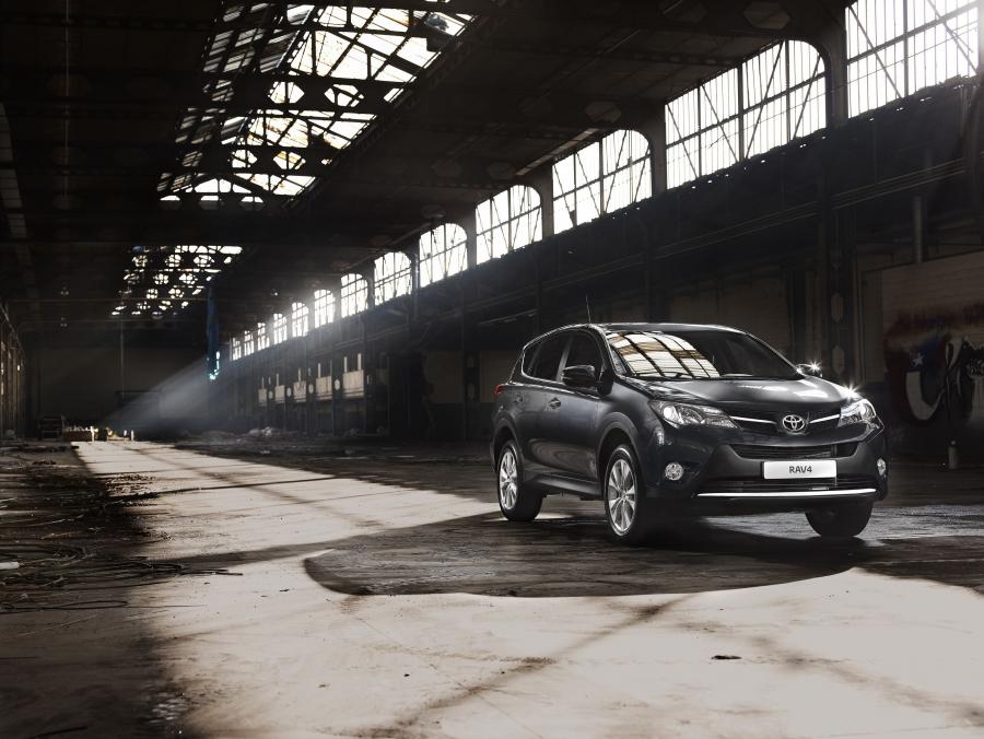  Toyota RAV4 2013 года  (EU) (фото 18 из 27)